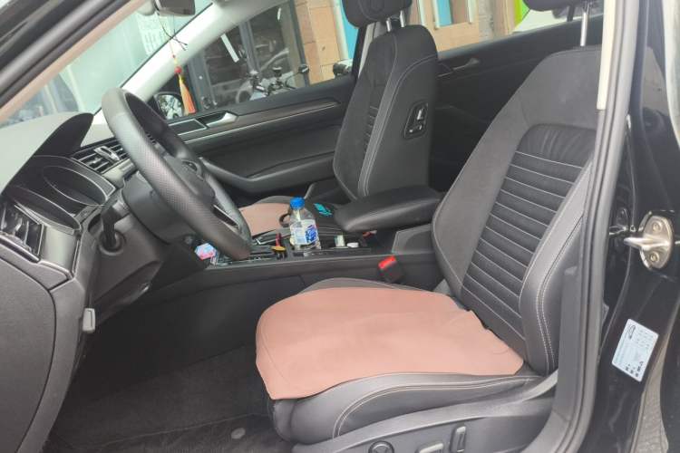Used Volkswagen Magotan 2020 330TSI DSG Leading Model Left Front Seat