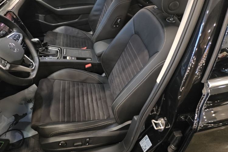 Used Volkswagen Magotan 2020 330TSI DSG Luxury Edition Left Front Seat