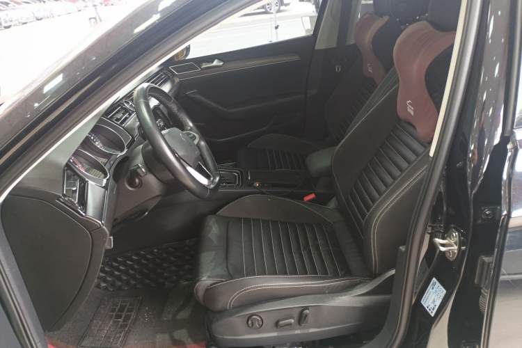 Used Volkswagen Magotan 2020 330TSI DSG Leading Model Left Front Seat