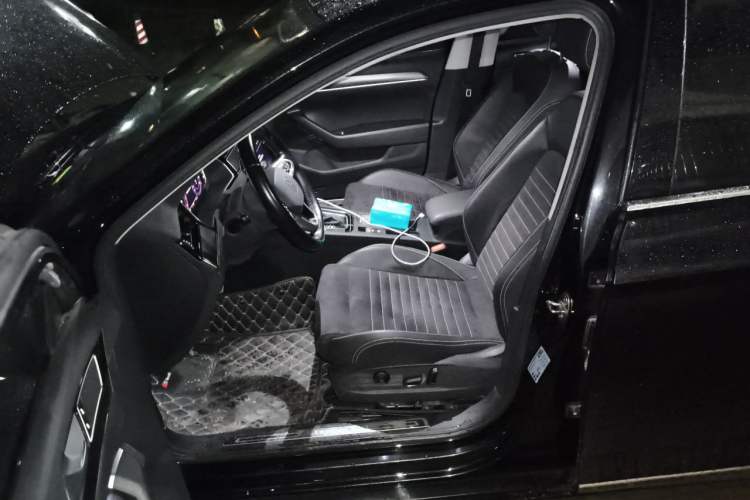 Used Volkswagen Magotan 2020 330TSI DSG Luxury Edition Left Front Seat