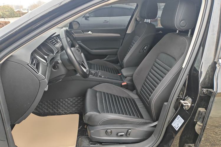 Used Volkswagen Magotan 2020 330TSI DSG Leading Model Left Front Seat