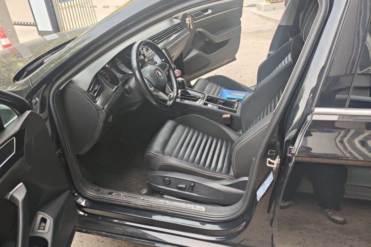 Used Volkswagen Magotan 2020 330TSI DSG Leading Model Left Front Seat
