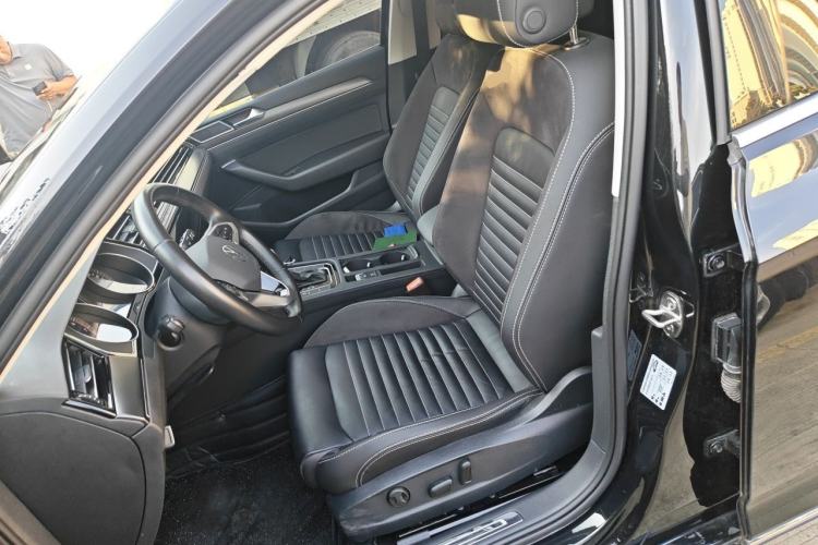 Used Volkswagen Magotan 2020 330TSI DSG Leading Model Left Front Seat