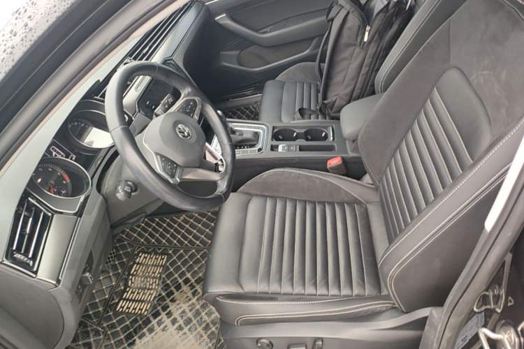 Used Volkswagen Magotan 2020 330TSI DSG Leading Model Left Front Seat