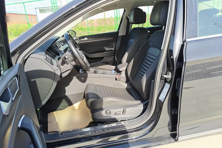 Used Volkswagen Magotan 2020 330TSI DSG Leading Model Left Front Seat