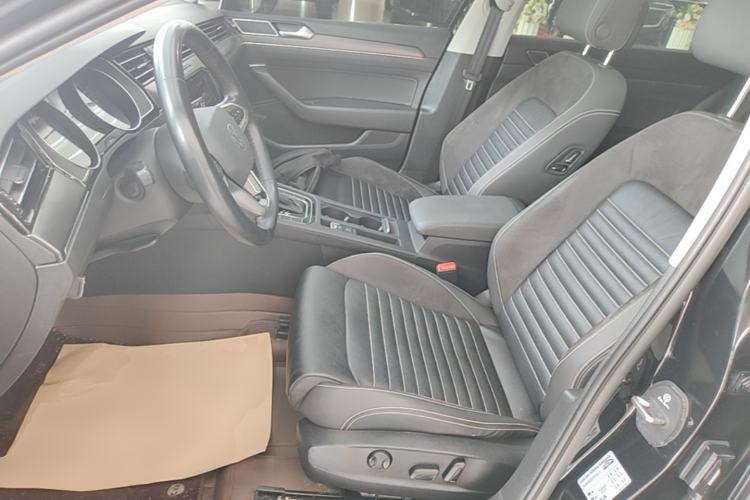 Used Volkswagen Magotan 2020 330TSI DSG Leading Model Left Front Seat