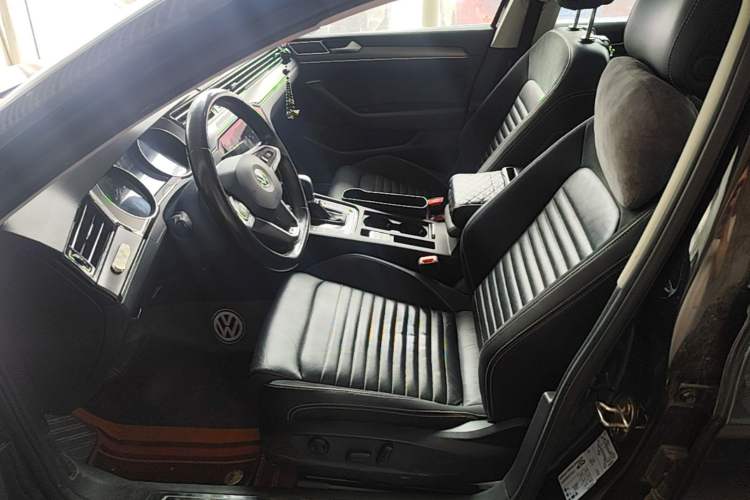 Used Volkswagen Magotan 2020 330TSI DSG Leading Model Left Front Seat
