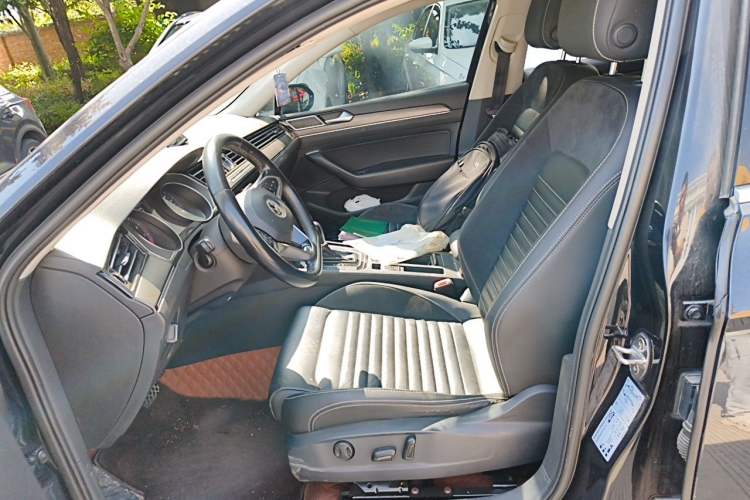 Used Volkswagen Magotan 2020 330TSI DSG Leading Model Left Front Seat