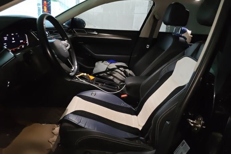 Used Volkswagen Magotan 2020 330TSI DSG Luxury Edition Left Front Seat