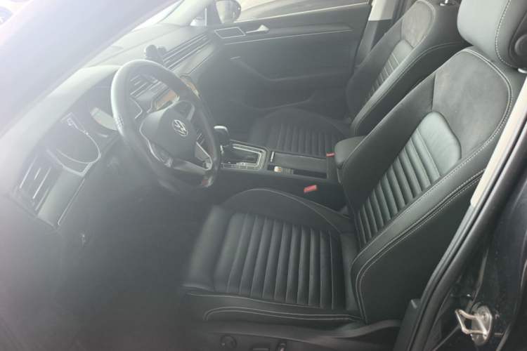 Used Volkswagen Magotan 2020 330TSI DSG Leading Model Left Front Seat
