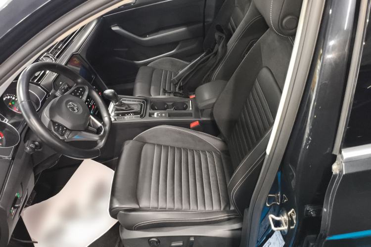 Used Volkswagen Magotan 2020 330TSI DSG Leading Model Left Front Seat
