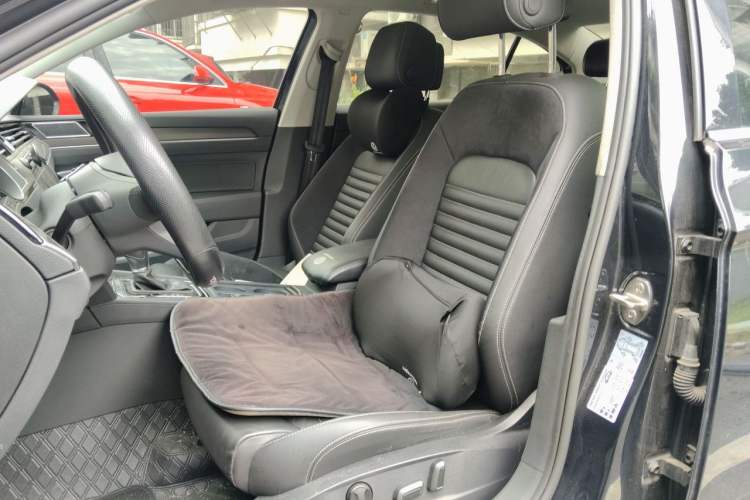 Used Volkswagen Magotan 2020 330TSI DSG Leading Model Left Front Seat