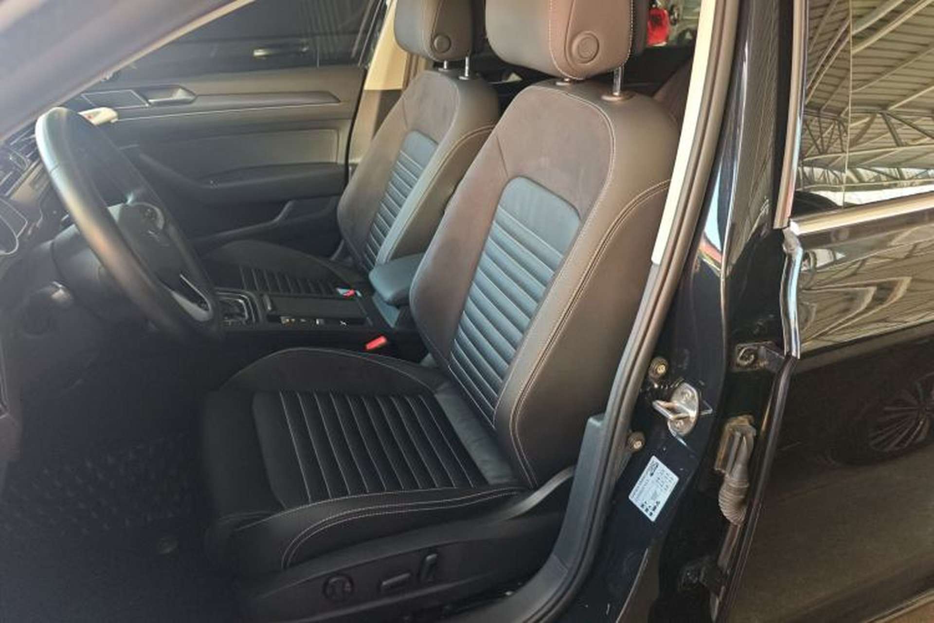 Used Volkswagen Magotan 2020 330TSI DSG Leading Model Left Front Seat
