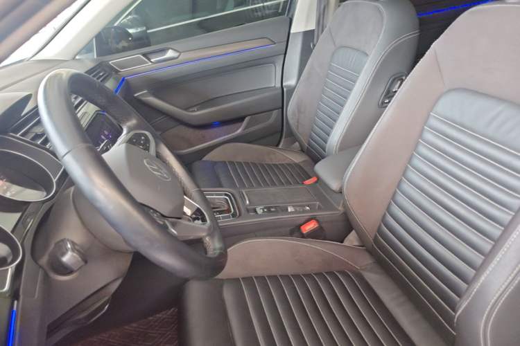 Used Volkswagen Magotan 2020 330TSI DSG Leading Model Left Front Seat