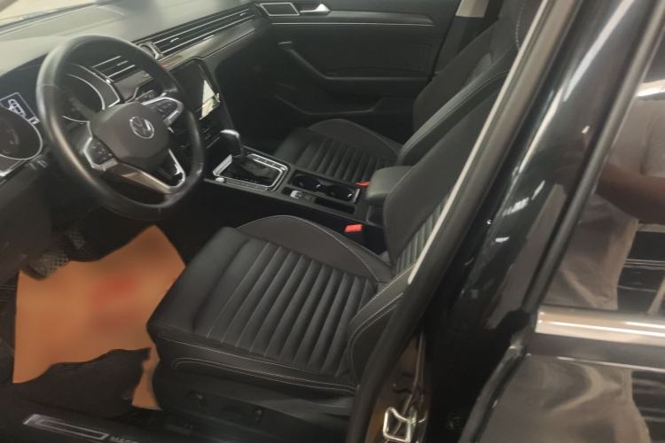 Used Volkswagen Magotan 2020 330TSI DSG Leading Model Left Front Seat