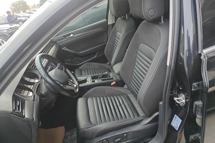 Used Volkswagen Magotan 2020 330TSI DSG Leading Model Left Front Seat