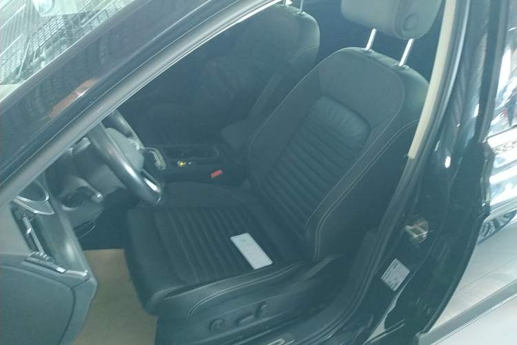 Used Volkswagen Magotan 2020 330TSI DSG Leading Model Left Front Seat