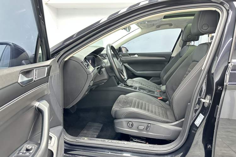 Used Volkswagen Magotan 2020 330TSI DSG Luxury Edition Left Front Seat