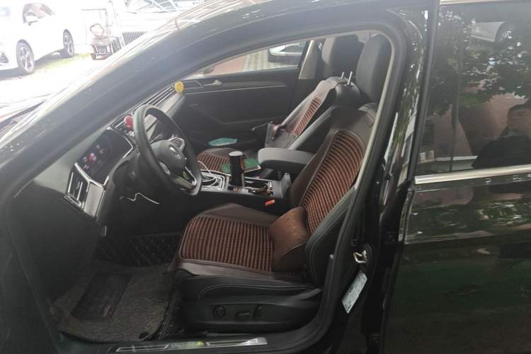 Used Volkswagen Magotan 2020 330TSI DSG Luxury Edition Left Front Seat
