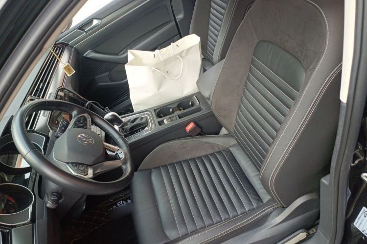 Used Volkswagen Magotan 2020 330TSI DSG Leading Model Left Front Seat
