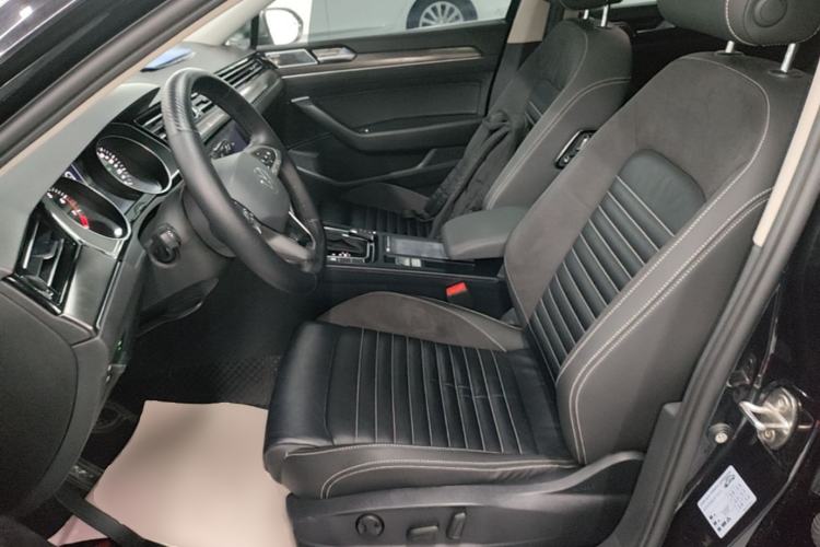 Used Volkswagen Magotan 2020 330TSI DSG Leading Model Left Front Seat