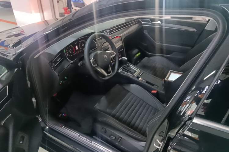 Used Volkswagen Magotan 2020 380TSI DSG Luxury Version Left Front Seat