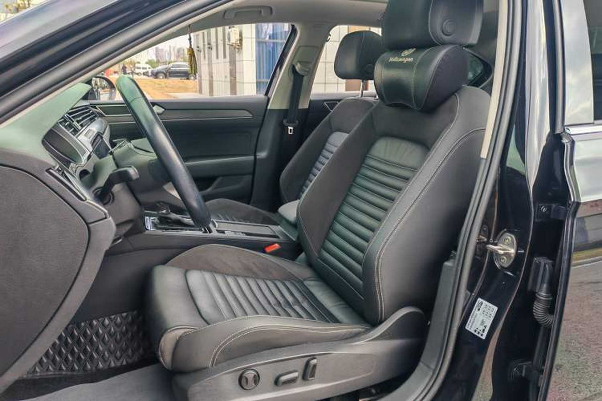 Used Volkswagen Magotan 2020 330TSI DSG Leading Model Left Front Seat