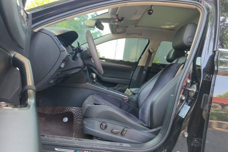 Used Volkswagen Magotan 2020 380TSI DSG Luxury Version Left Front Seat