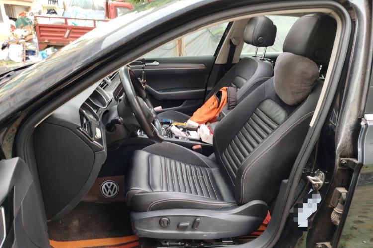 Used Volkswagen Magotan 2020 330TSI DSG Leading Model Left Front Seat