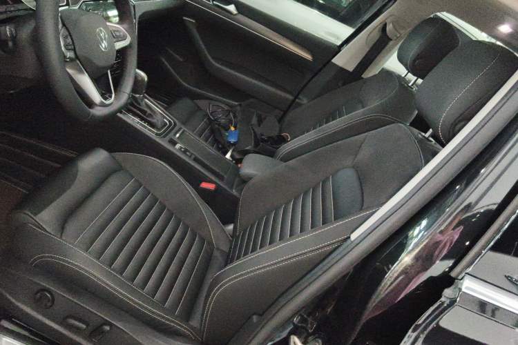 Used Volkswagen Magotan 2020 330TSI DSG Leading Model Left Front Seat