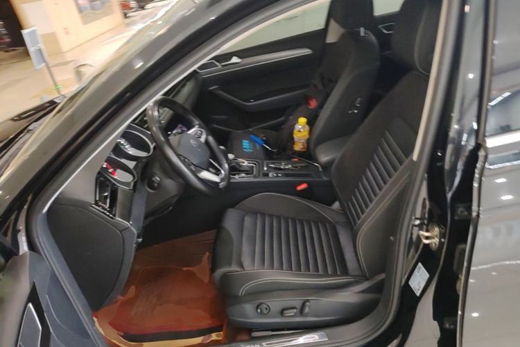 Used Volkswagen Magotan 2020 330TSI DSG Leading Model Left Front Seat