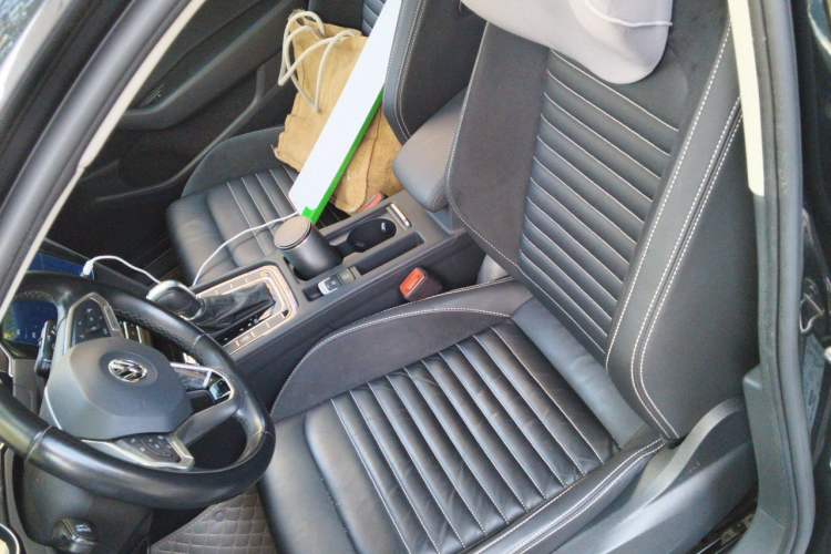Used Volkswagen Magotan 2020 330TSI DSG Leading Model Left Front Seat