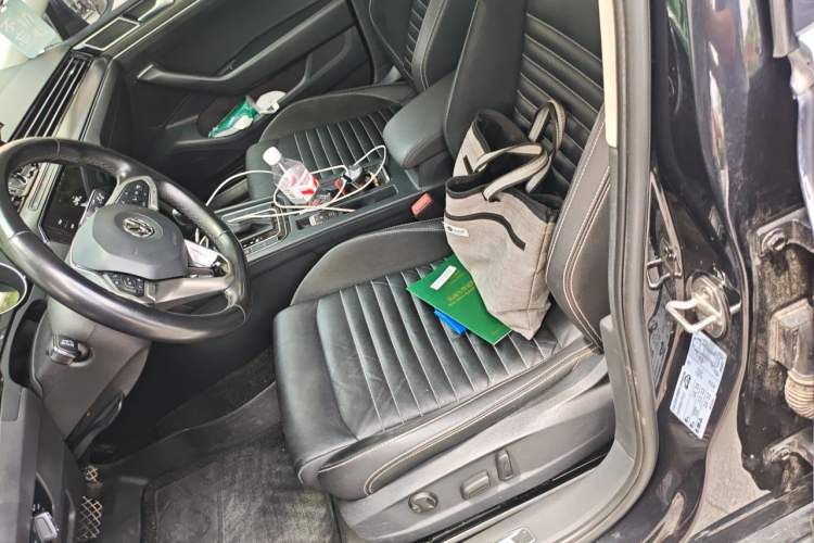 Used Volkswagen Magotan 2020 330TSI DSG Leading Model Left Front Seat