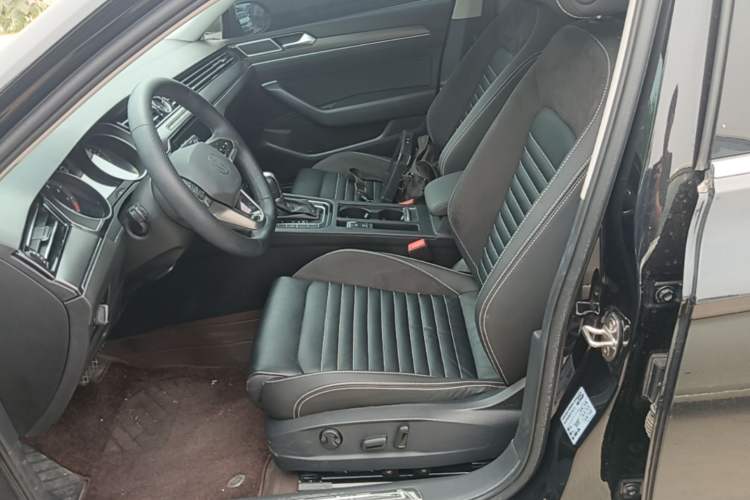 Used Volkswagen Magotan 2020 330TSI DSG Leading Model Left Front Seat