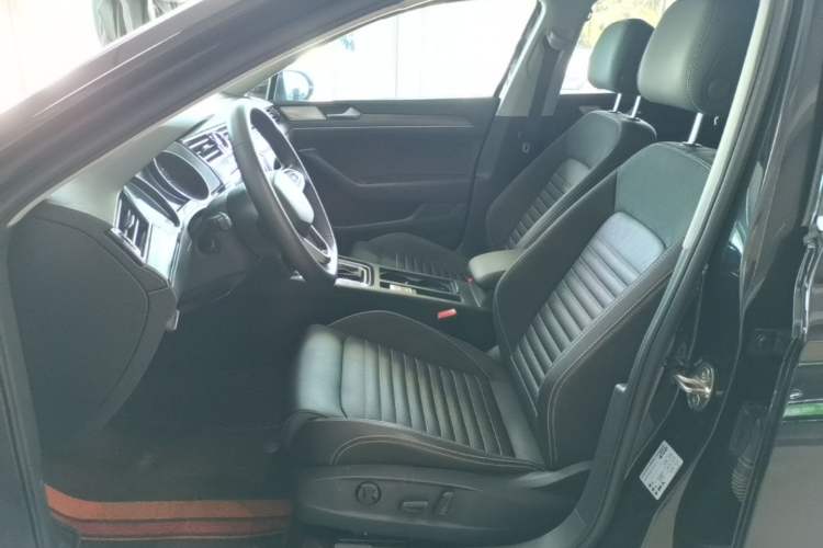 Used Volkswagen Magotan 2020 330TSI DSG Leading Model Left Front Seat