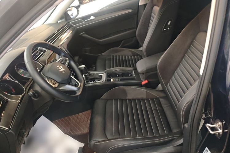 Used Volkswagen Magotan 2020 330TSI DSG Luxury Edition Left Front Seat