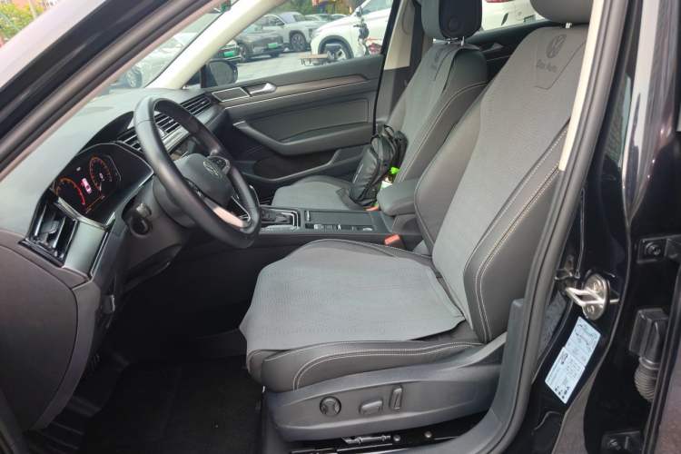Used Volkswagen Magotan 2020 330TSI DSG Luxury Edition Left Front Seat