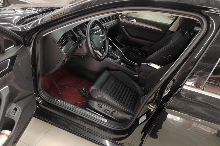 Used Volkswagen Magotan 2020 330TSI DSG Leading Model Left Front Seat