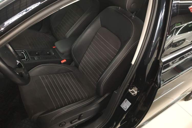 Used Volkswagen Magotan 2020 380TSI DSG Luxury Version Left Front Seat