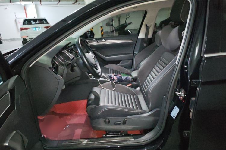 Used Volkswagen Magotan 2020 330TSI DSG Leading Model Left Front Seat
