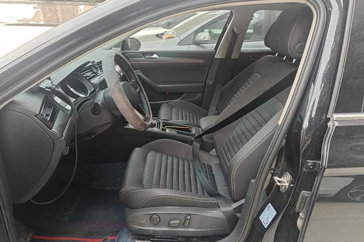 Used Volkswagen Magotan 2020 330TSI DSG Leading Model Left Front Seat