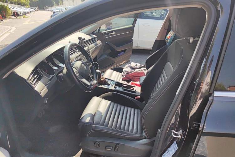Used Volkswagen Magotan 2020 330TSI DSG Leading Model Left Front Seat