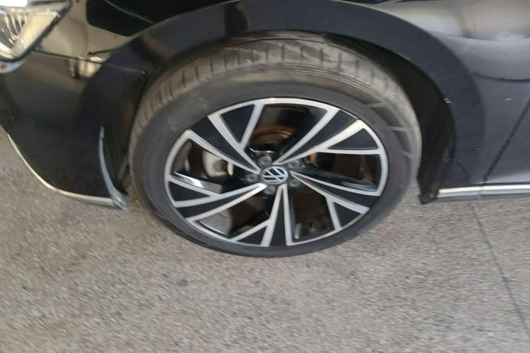 Used Volkswagen Magotan 2020 330TSI DSG Luxury Edition Left Front Wheel Hub