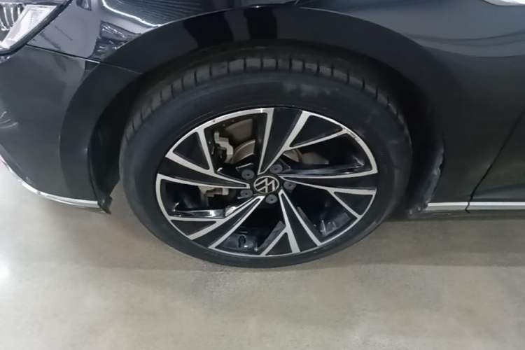 Used Volkswagen Magotan 2020 330TSI DSG Luxury Edition Left Front Wheel Hub