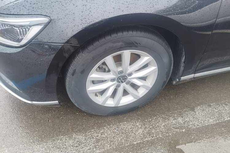 Used Volkswagen Magotan 2020 280TSI DSG Comfort Edition Left Front Wheel Hub