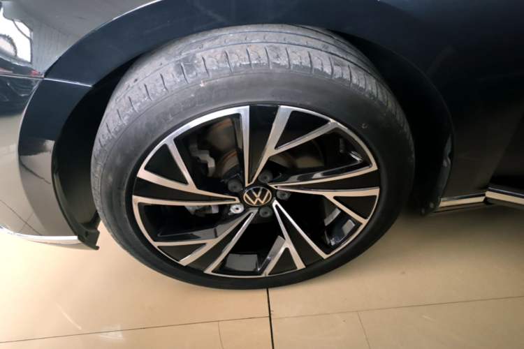 Used Volkswagen Magotan 2020 330TSI DSG Luxury Edition Left Front Wheel Hub