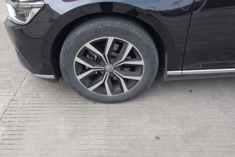 Used Volkswagen Magotan 2020 280TSI DSG Comfort Edition Left Front Wheel Hub