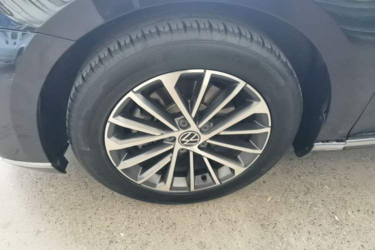 Used Volkswagen Magotan 2020 330TSI DSG Luxury Edition Left Front Wheel Hub