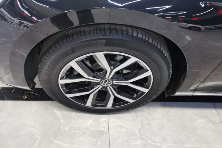 Used Volkswagen Magotan 2020 330TSI DSG Leading Model Left Front Wheel Hub