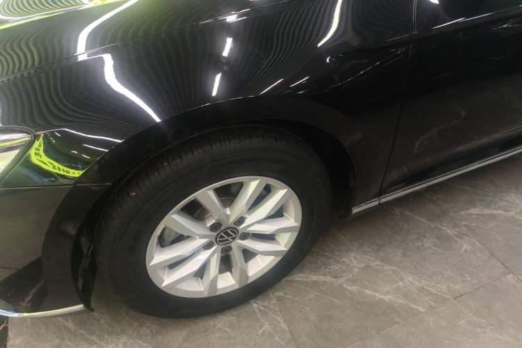 Used Volkswagen Magotan 2020 280TSI DSG Comfort Edition Left Front Wheel Hub